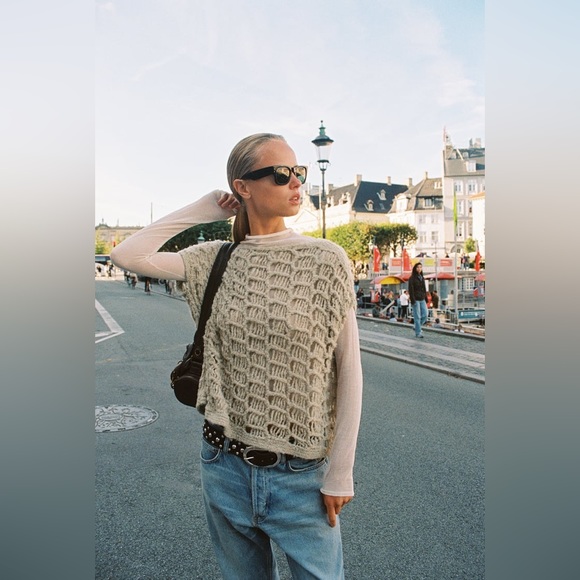 ZARA OPENWORK KNIT CAPE - Picture 4 of 11